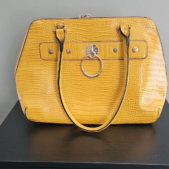 C Est. 1946 Handbags - Est 1946 Faux Leather Croc-Embossed Handbag